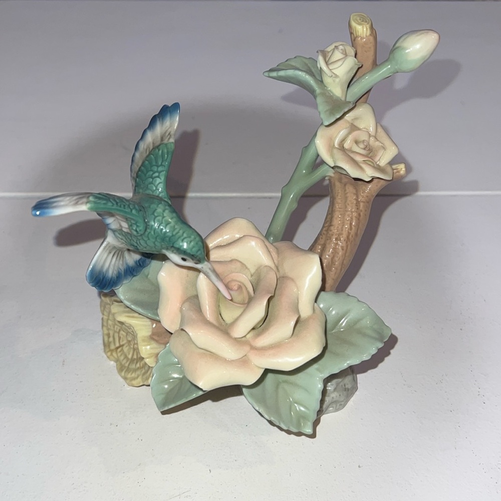 Vintage Porcelain Hummingbird on Rose Bloom Branch Figurine BEAUTIFUL CONDITION